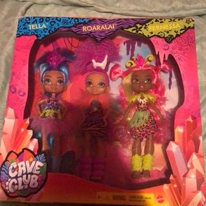 Cave club doll set